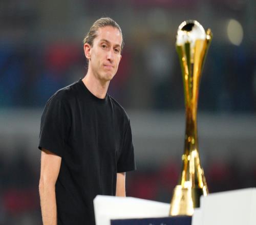 巴媒：费利佩路易斯正和弗拉门戈谈续约，因教练组合同陷入僵局