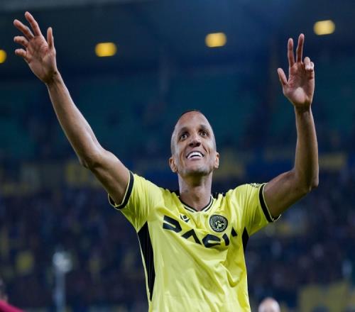 斯基拉：费内巴切后卫贝考可能离队，被推荐给紫百合、维罗纳等队