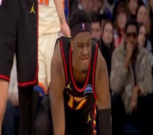 冲击力很强！麦卡勒冲抢撞到奥孔武两人都流血前者回更衣室