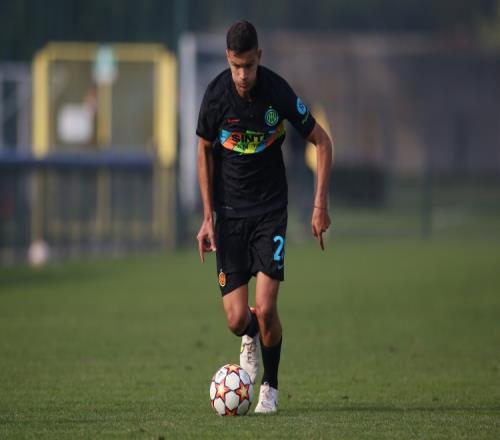 记者:1年前被国米估价4千万,卡博尼将被转租阿根廷竞技俱乐部