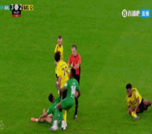 剧情不断！菲利克斯冲突被打脸造直红，纳瓦夫最后一人犯规吃直红