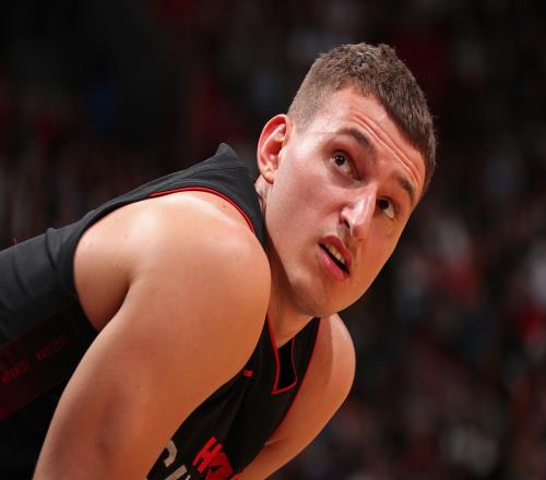 神一场鬼十场！约维奇替补24分钟10中1&三分7中1仅拿5分