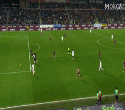 奇克突破造点，但随后VAR介入判罚做球的莱奥越位在先，取消点球