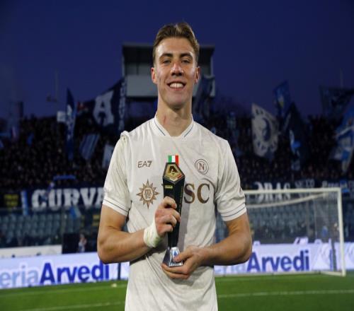 进球网：霍伊伦强于卢卡库，他更具决定性、潜力更大