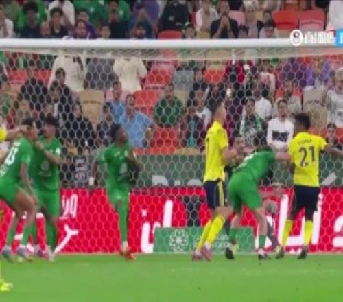 12场联赛首败！利雅得胜利23吉达国民托尼2射1传双方补时各1红