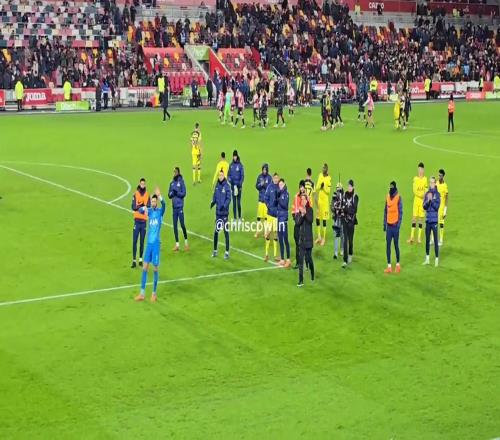 近4轮仅1胜！弗兰克在00战平老东家布伦特福德后被热刺球迷狂嘘