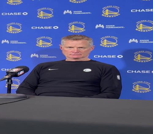 给库里放瓜帅巴萨录像！科尔：勇士和巴萨非常像，都很注重传球