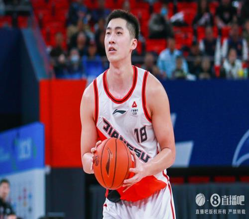 25分6板！媒体人：郭士强昨晚的首要考察对象是蒋浩然