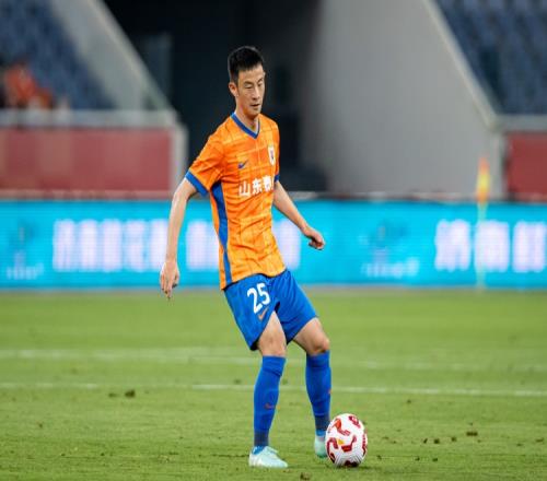 记者：彭欣力已在海口跟随青岛西海岸冬训