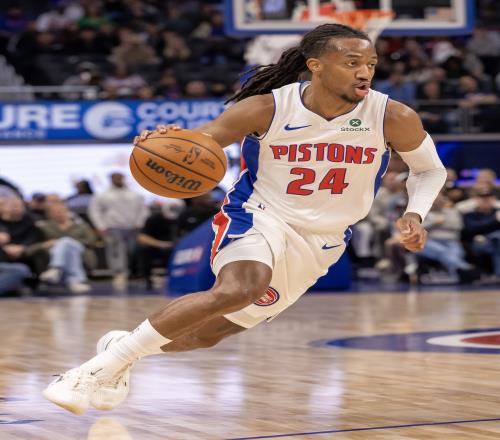 如有神助！詹金斯与时间赛跑再中压哨三分单节7中7独得21分