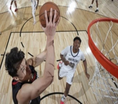 杜马斯之子：奎因&杨瀚森都是技术型内线转身很棒防守均需提升