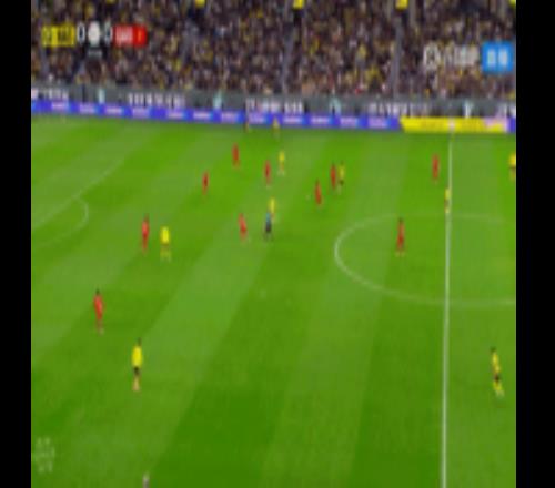 C罗禁区内凌空抽射踢呲，随后脚后跟射门被吹越位