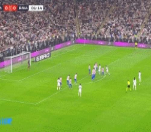 这一脚重炮！巴尔韦德开场1分20秒任意球世界波，皇马10领先马竞