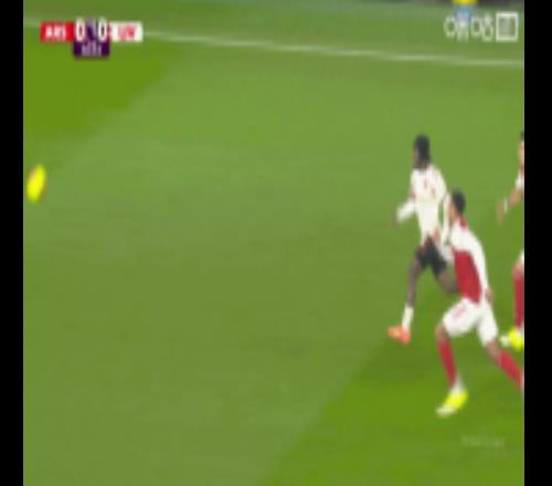 弗林蓬禁区倒地，阿森纳与利物浦双方发生争吵