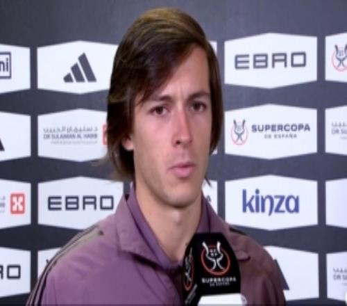 A费：在哪个位置踢球都没问题，只要能帮助球队我都会全力以赴