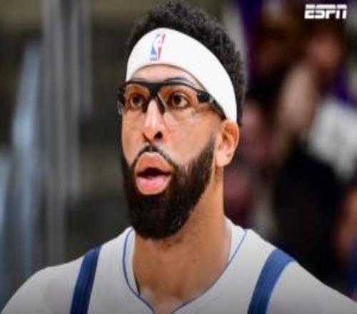 Shams：浓眉左手韧带损伤恢复时间未定，若手术可能将伤缺数月