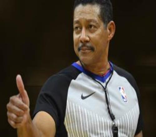 出柜裁判比尔肯尼迪疑似无对抗重伤被轮椅推出场！