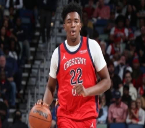 比肩格里芬文班！奎因菜鸟赛季不止1次3双本世纪大个子球员第3人