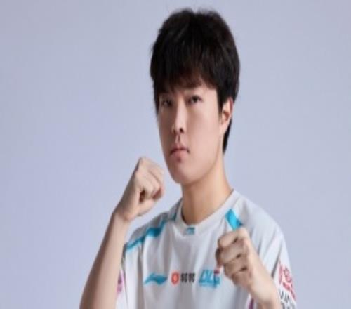 官方发布2026BLG定妆照：Bin双眼皮异常喜感，Viper身着BLG队服