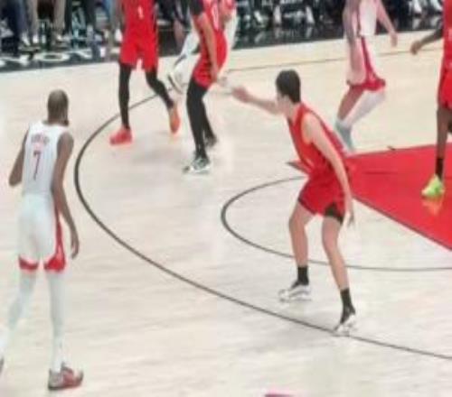 意识到位！杜兰特欲单打杨瀚森小杨赶紧示意乐福过来协防！