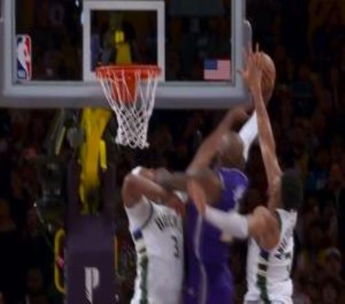 年轻就是本钱！字母哥防守詹姆斯成功送出1帽1断成最大功臣！