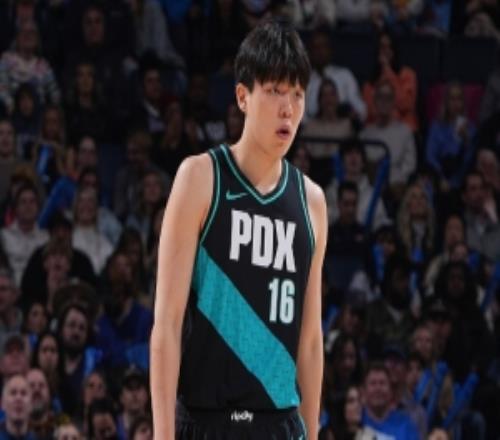 解说：杨瀚森需要慢慢地发展突然揠苗助长提高出场时间不是好事