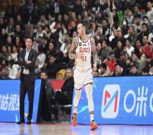 媒体人：约克&里勒这种外援最适合CBA防守短板缩小&进攻特长放大