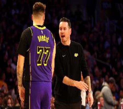 雷迪克：东契奇为我们赢了那么多比赛他自然会有状态不好的时候