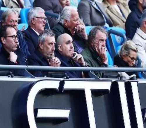 镜报：曼联换帅不再打算征询弗格森意见，高层自己做决定