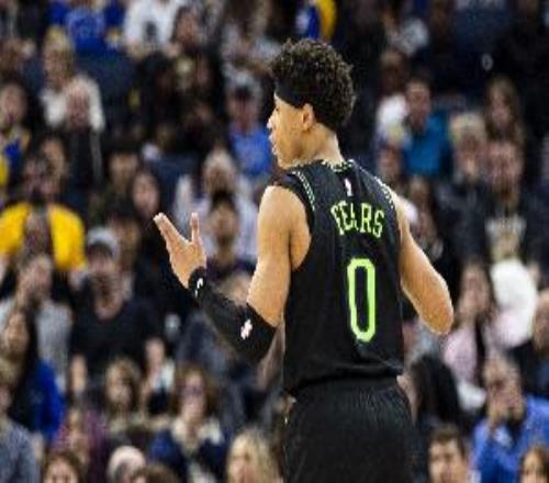 可圈可点！7号秀费尔斯15中9拿到21分5板6助3断也有6失误