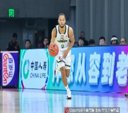 媒体人：辽宁男篮已经裁掉奥利弗和杰隆布朗