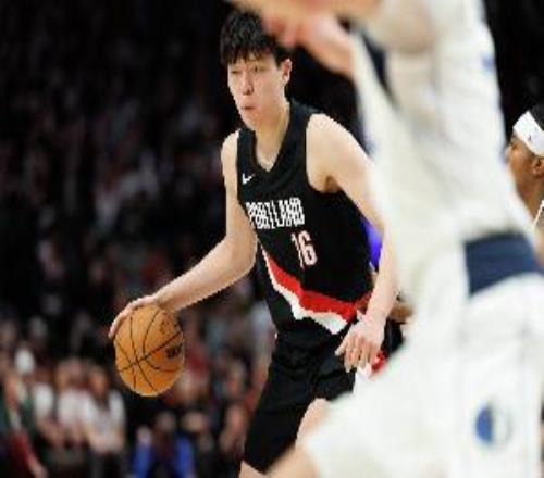 拓媒：杨瀚森做决策太慢打不了短挡拆他的水平还不能长时间出战