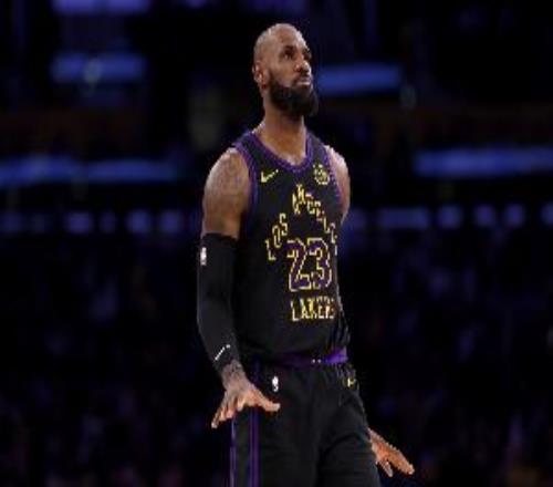 Skip：詹姆斯最后失误连连&被帽&被断关键时刻的表现不尽如人意