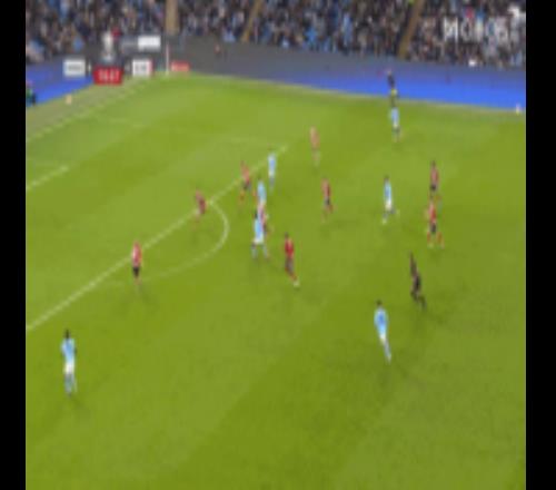 大翔守住！赖因德斯禁区外兜射破门，曼城70领先英甲球队