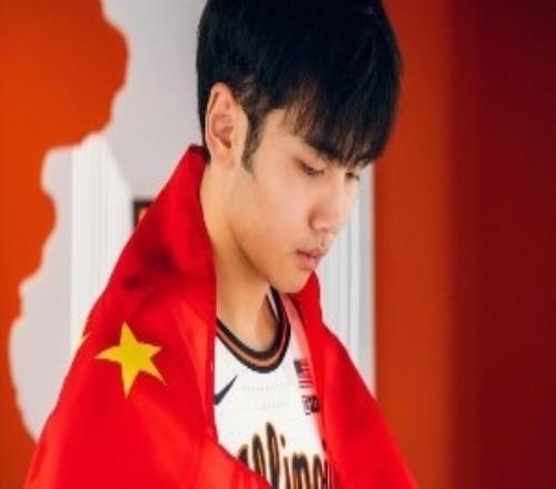 这身球衣感觉如何张博源晒伊利诺伊大学访校定妆照！