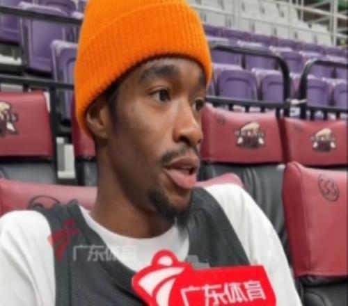 萨姆纳：为亨特在辽宁这支出色球队效力高兴但今晚我们不是朋友