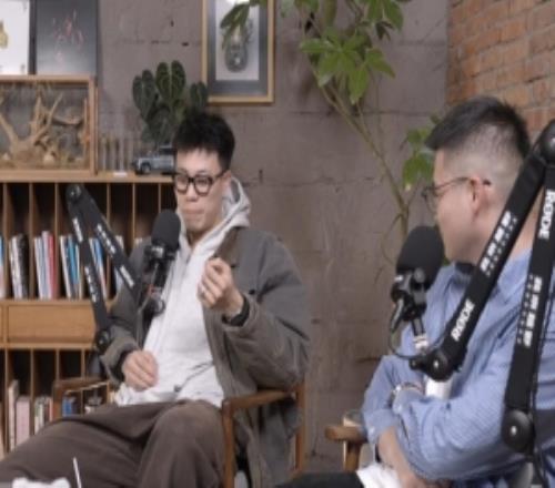 张镇麟：高一跟队打比赛很多次没有床睡队友说我臭&都不愿共享床