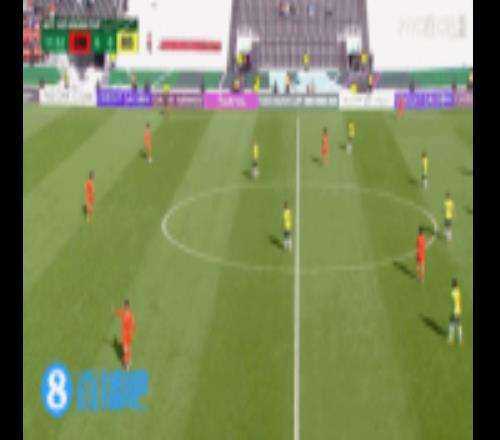 有失水准！彭啸后场长传，皮球直接出界传给澳大利亚U23主帅