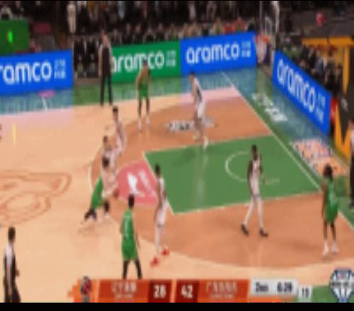 完成止血!王岚嵚突破对抗大拉杆上篮打成2+1