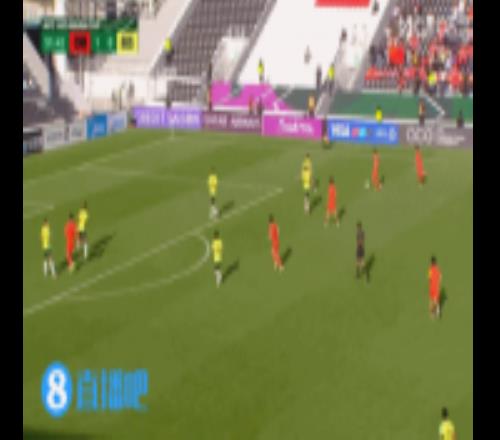 比赛第52分钟，李镇全小角度抽射被防守队员蹭到，偏出球门