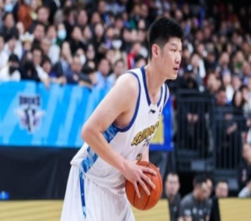 球队基本盘！胡金秋12中9砍全场最高21分抢7篮板&3前场板