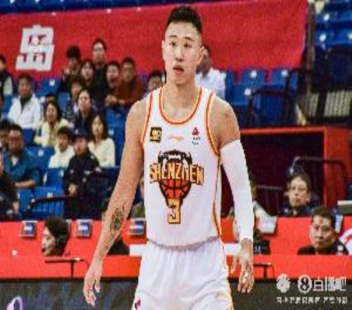 媒体人：贺希宁场均18.6分创生涯新高有机会成深圳真正本土球星