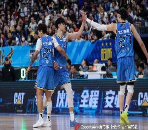 北京官博：人员不整&体能承压仍全力追分不松懈密集赛程考验韧性