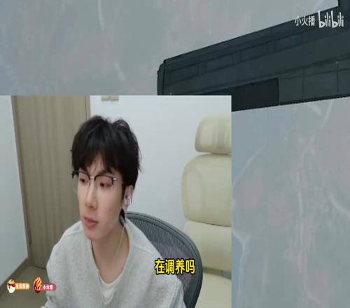 宝蓝：Ning不会也割双眼皮了吧，硬币哥二胎了有能力就多生点！