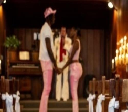 霍华德结婚一周年示爱妻子：感恩上帝把你带到我生命里永远爱你