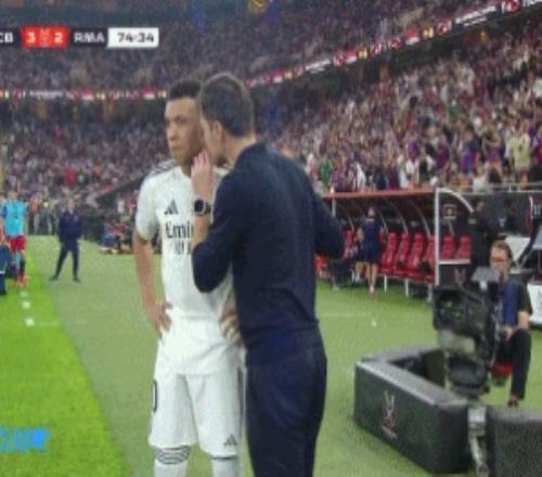 那个男人来了！姆巴佩、阿拉巴第76分钟替补登场