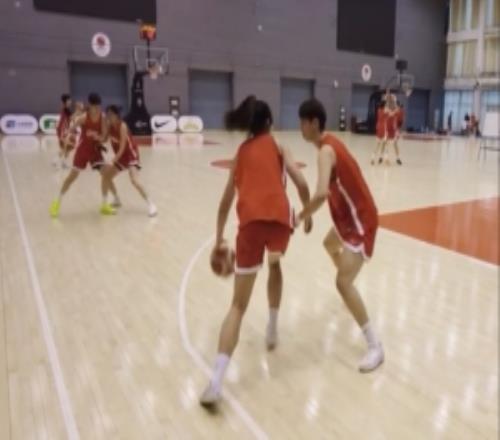 中国篮球之队分享女篮集训动态：第一周集训结束，再接再厉！