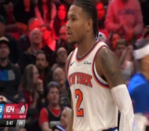 连珠炮！阿努诺比和麦克布莱德相继三分穿针率队打停开拓者