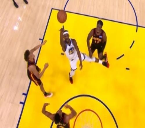 定点爆破！巴特勒连续冲击麦科勒姆强攻得手后又打2+1