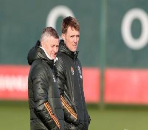 记者：解雇主教练就要有替代计划，曼联现在盲目尝试存在侥幸心理